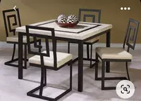 стол и стулъя