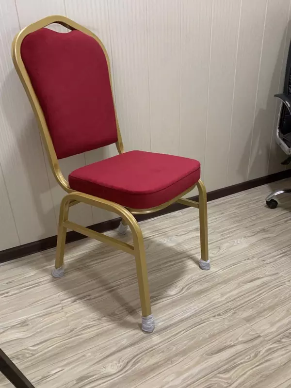 Стул полумягкий