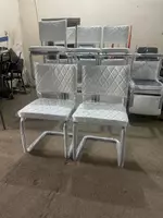 Metall ramkada suyanchiqli yumshoq stul (Oq)