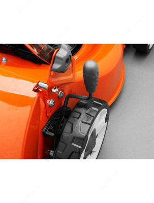 Газонокосилка бензиновая Husqvarna LC140S