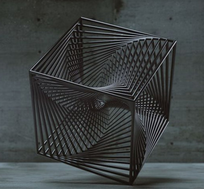 Металлический куб с арт элементами