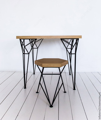 Стол для кухни с арт элементами 