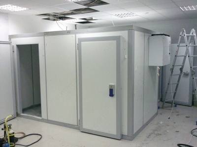 Sovuq xonalar uchun ko'pikli poliuretan sendvich panellarni ishlab chiqarish