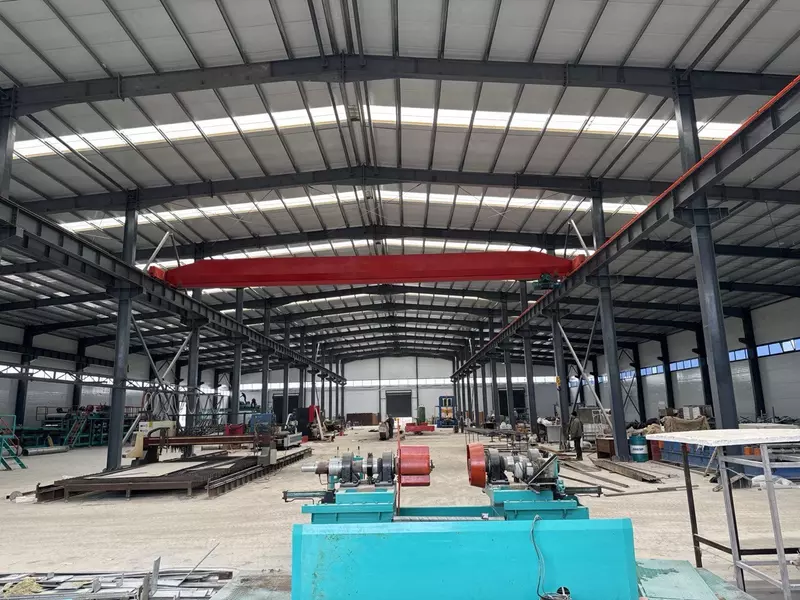 Мы изготавливаем и устанавливаем металлоконструкции любой сложности.