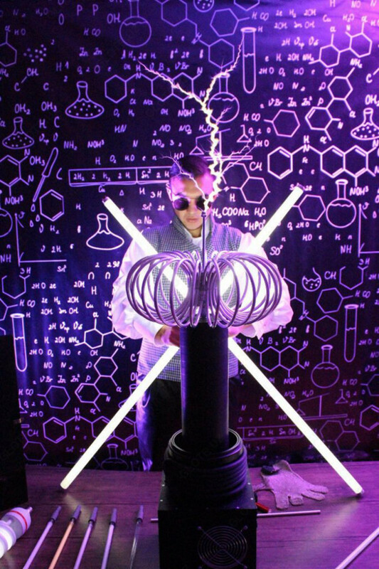 Услуги по проведению светового шоу