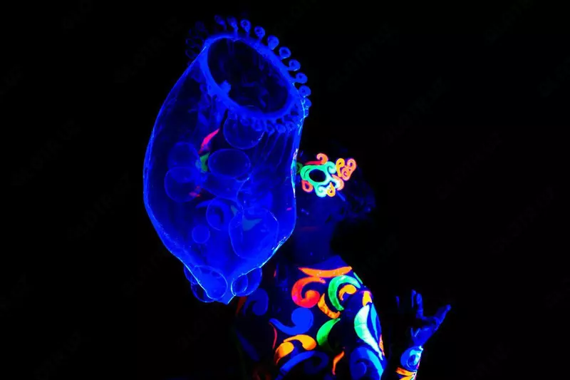 по запросу Ультрафиолетовое шоу мыльных пузырей с элементами фокусов!