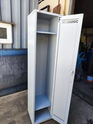 Bir qavatli metall shkaf