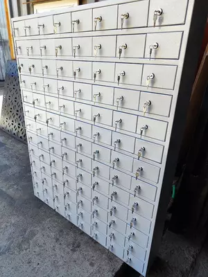 uyali telefonlar uchun shkaf