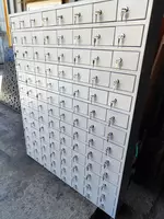 Шкаф для сотовых телефонов.