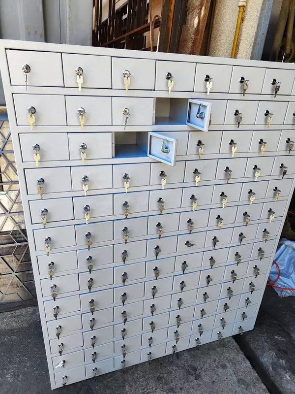 uyali telefonlar uchun shkaf