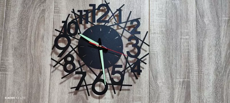 Devor soati loft.Metall.