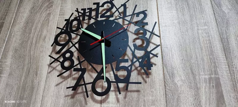 Devor soati loft.Metall.