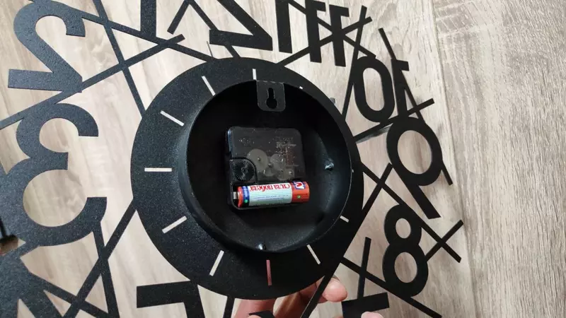 Devor soati loft.Metall.