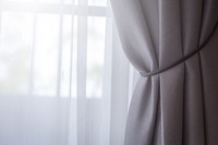 Химчистка плотных штор от 3.5 м - 72 000 сум