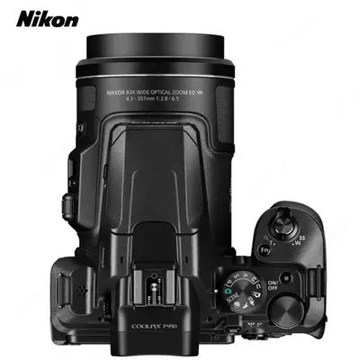 Фотоаппарат Nikon CoolPix P950 16mp 83x Zoom Full HD Wi-Fi