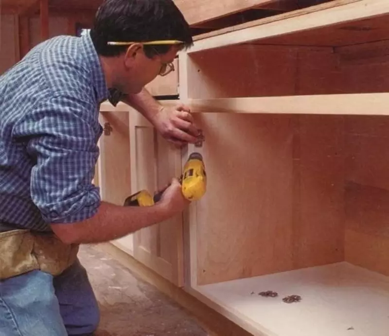 MasterMebel - Ремонт мебели любой сложности и замена механизмов