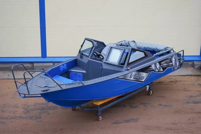 Алюминиевая лодка "Berkut" L-Arctica, длина 5.5 м
