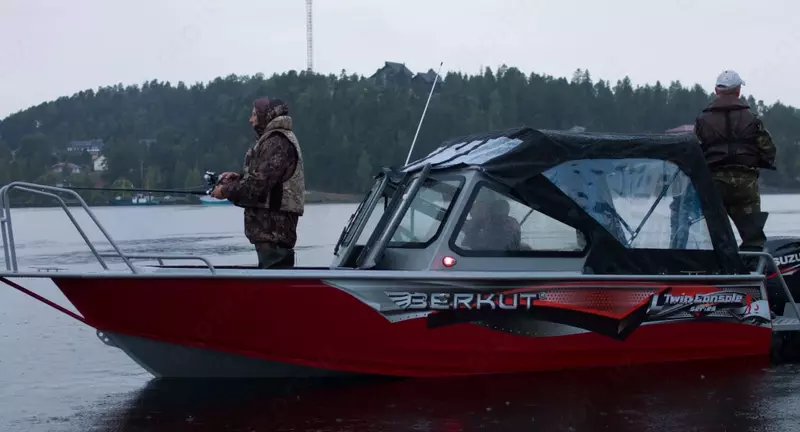 Алюминиевая лодка "Berkut" L-DC (Double Console), длина 5.65 м