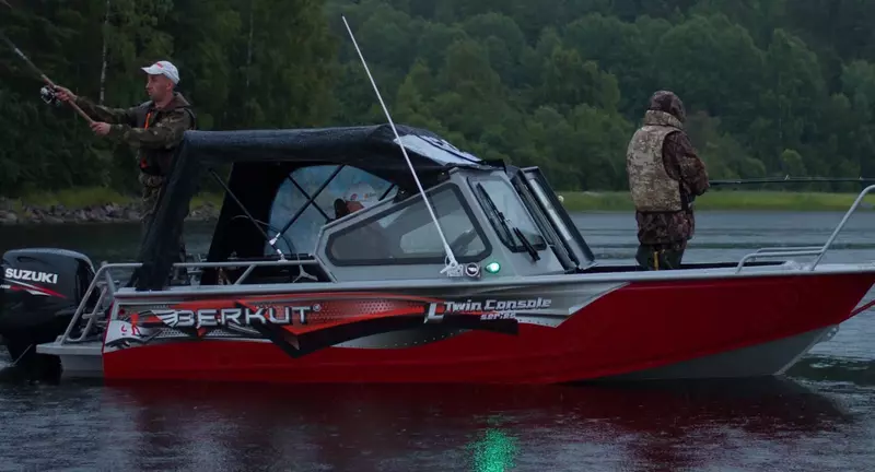 Алюминиевая лодка "Berkut" L-DC (Double Console), длина 5.65 м