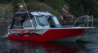 Алюминиевая лодка "Berkut" L-DC (Double Console), длина 5.65 м