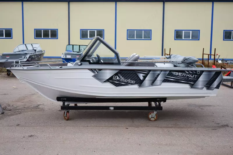 Алюминиевая лодка "Berkut" M-DC (Double Console), длина 5 м