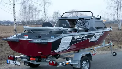 Алюминиевая лодка "Berkut" S-HT (Hard Top) длина 4.7 м