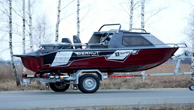 Алюминиевая лодка "Berkut" S-HT (Hard Top) длина 4.7 м