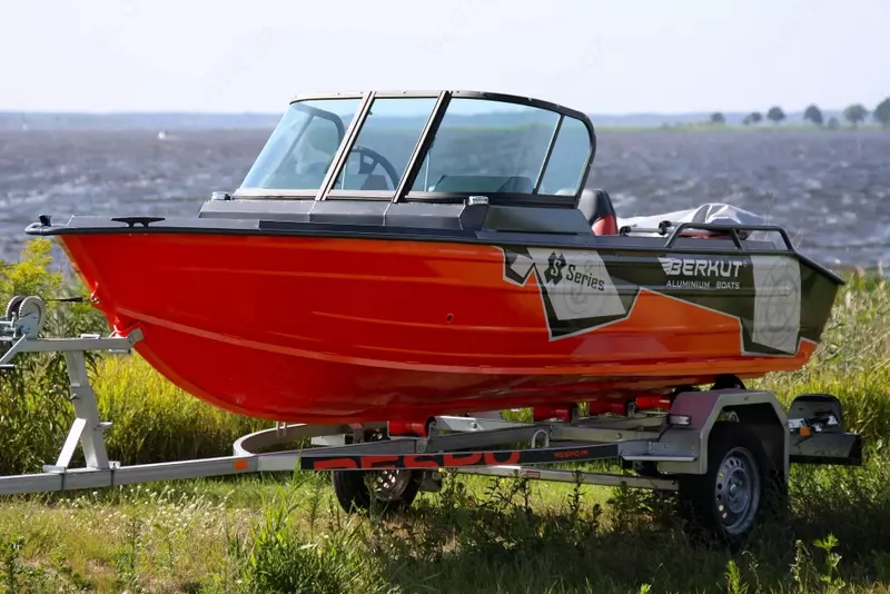 Алюминиевая лодка "Berkut" S-Fisher, длина 4.7 м