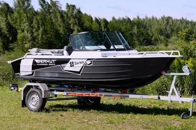 Алюминиевая лодка "Berkut" S-DC, длина 4.7 м