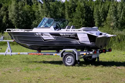 Алюминиевая лодка "Berkut" S-DC, длина 4.7 м