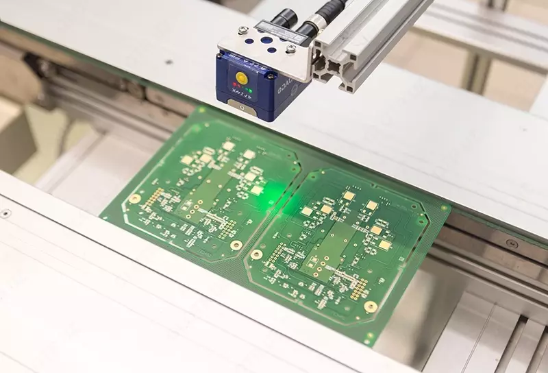 Matrix 220 – самый компактный сканер штрихкодов на базе имиджевой технологии с максимальной производительностью и высочайшей гибкостью.