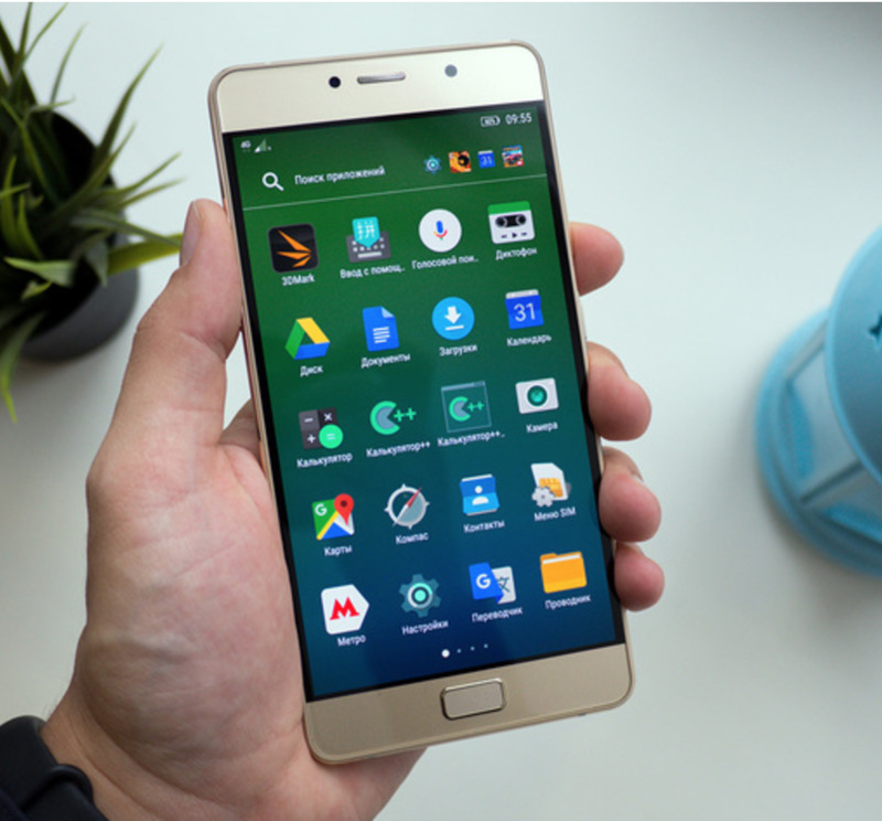 Lenovo P2: смартфон, который можно не заряжать сутками