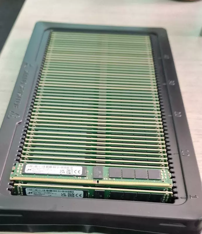 от {0} сум Micron 32GB (1x32GB) MTA18ADF4G72PZ-2G9BIT1 DDR4-2933MHz ECC RDIMM 1Rx4 Б/У registered только для серверов
