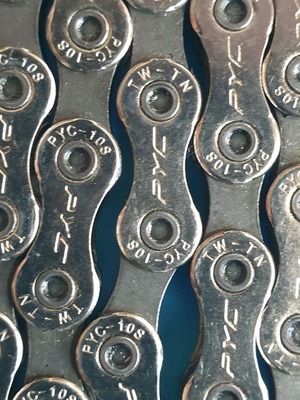 Цепь для велосипеда PYC-10S.