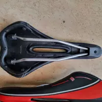 O'tirgan sport VICNIE. Chakana savdo