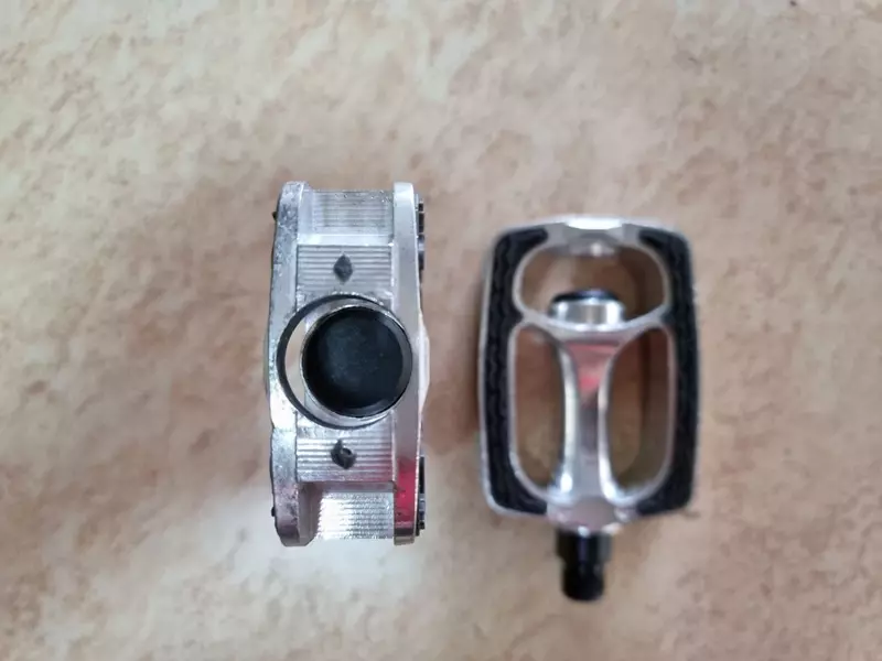 Педали для велосипеда.