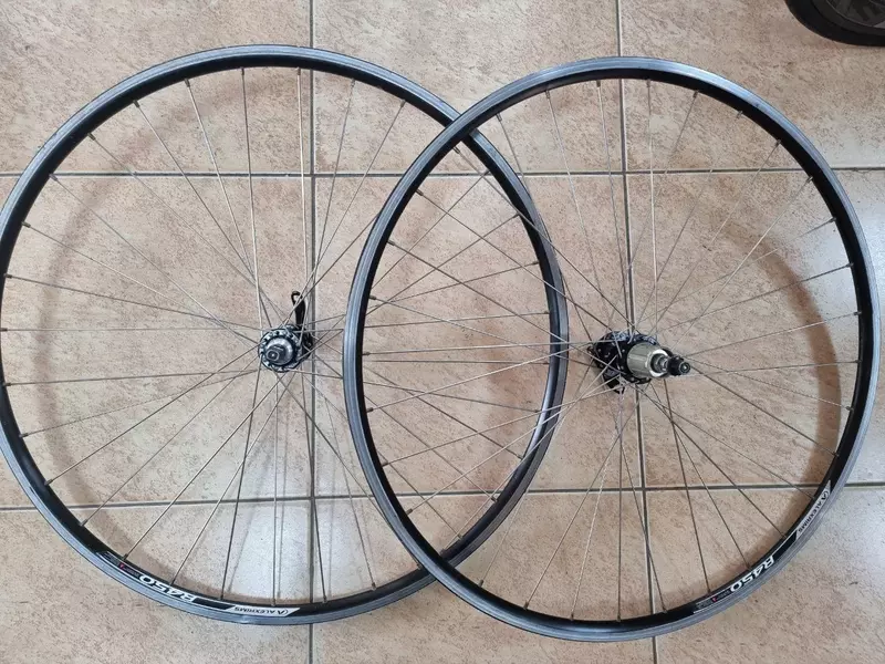 Колеса шоссейные