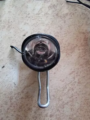 Генератор втулки и фары для втулок и генераторов.