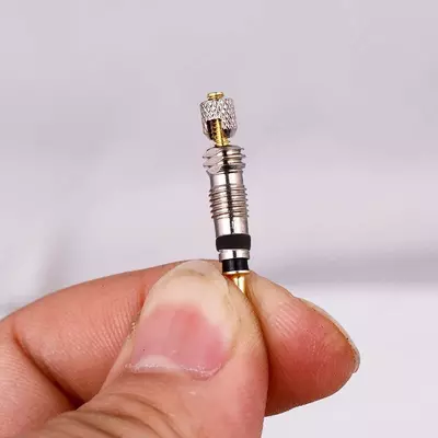 Велосипедный ниппель (Presta).