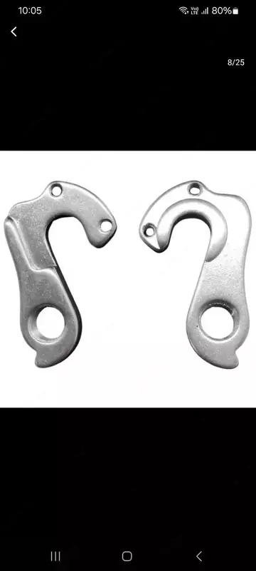 Петух под раму велосипеда.