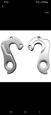 Петух под раму велосипеда.