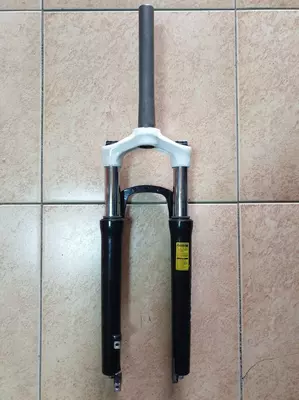 Вилка SR suntour 26