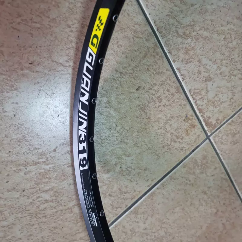 Велосипедный обод GUANJIN 319 26 на 36 спиц пистонированный.