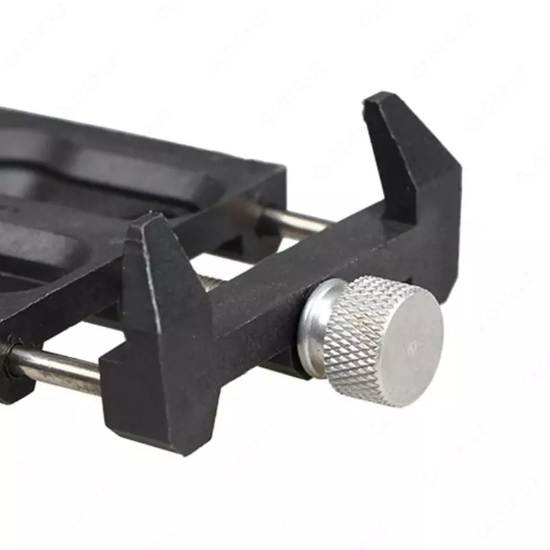 Крепление для мобильного телефона на велосипед.