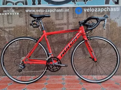 Шоссейный велосипед HULDA 28.