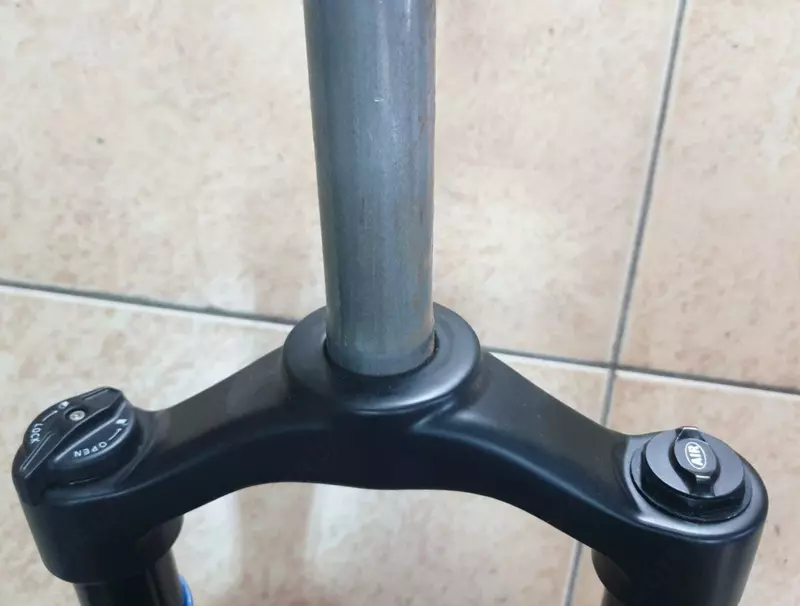 Воздушная вилка 26