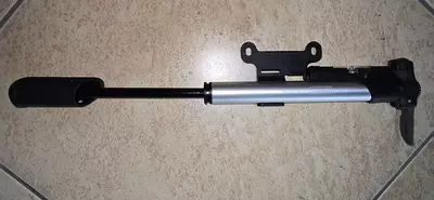 Мини насос с монометром deli DL-QT023 серый.