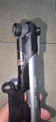 Мини насос с монометром deli DL-QT023 серый.