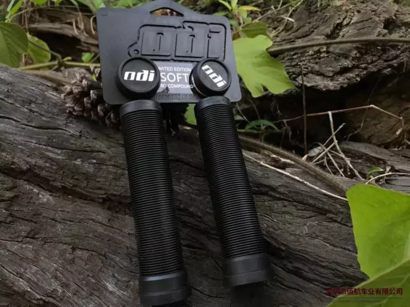 Грипсы Odi для BMX и MTB.