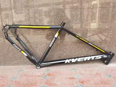 Велосипедная рама KVENTS черная/салатовая 27.5